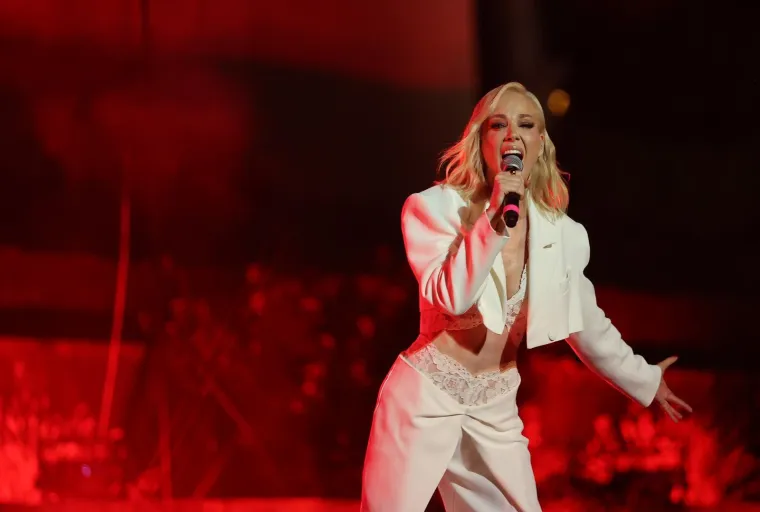 Suze, emocije i najveći hitovi: Pogledajte kako je Jelena Rozga priredila koncert za pamćenje