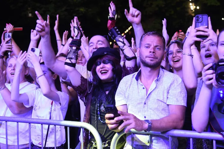 Plavi Orkestar i Severina zapalili Bjelovar: Ali delirij je nastao kad je pala prosidba!