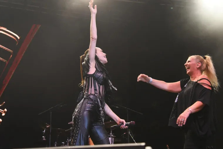 Plavi Orkestar i Severina zapalili Bjelovar: Ali delirij je nastao kad je pala prosidba!