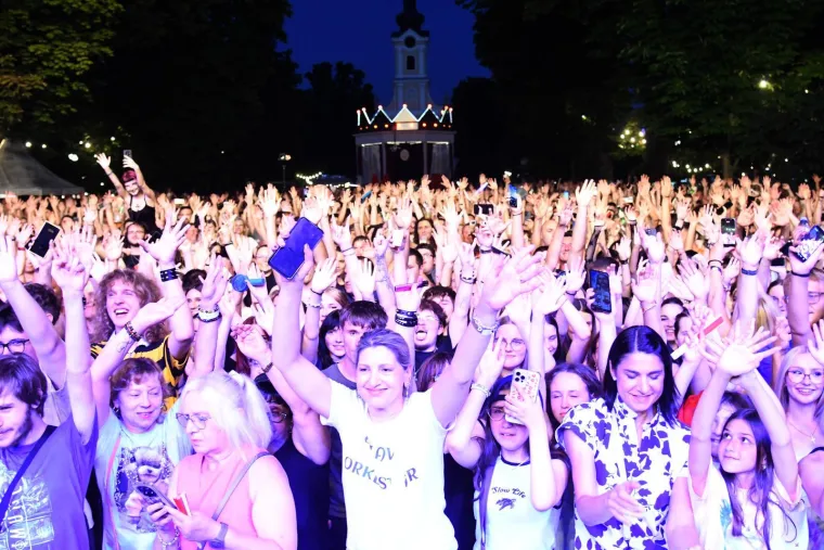 Plavi Orkestar i Severina zapalili Bjelovar: Ali delirij je nastao kad je pala prosidba!