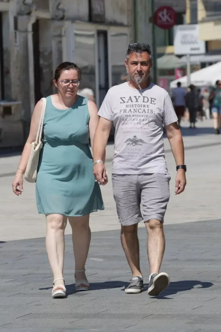 Zagonetna dama skrivala se od nemilosrdnih vrućina: Kao da je ispala iz nekog filmskog klasika
