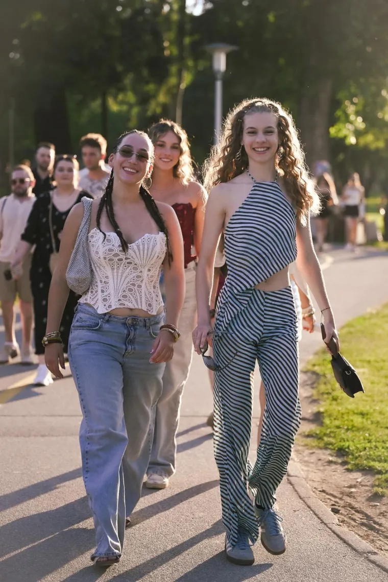 Slavni influenceri nisu im ni blizu: Hrvatice na koncertu Black Eyed Peasa u festivalskim izdanjima
