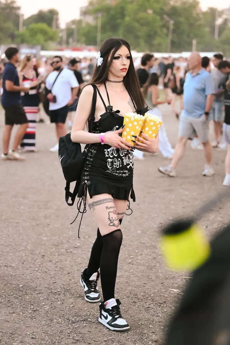 Slavni influenceri nisu im ni blizu: Hrvatice na koncertu Black Eyed Peasa u festivalskim izdanjima
