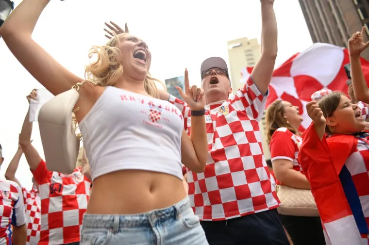 Preuzeli smo Philadelphiju! Ivana Knoll u prvom redu, ali zasjenila ju je plavokosa navijačica