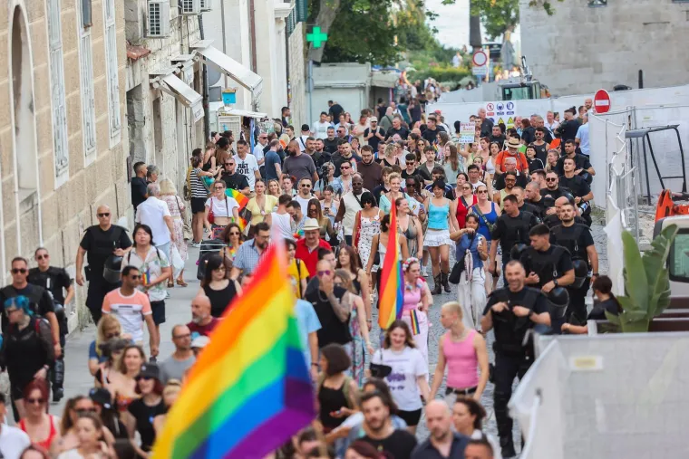 'Nije me mater rodila da mučin': Ovako je izgledala 15. Povorka ponosa u Splitu