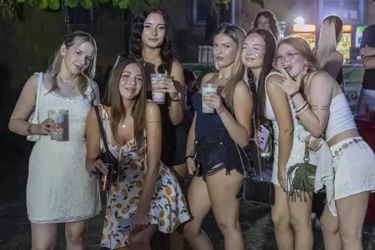 Drito zapalio Osijek: Tisuće mladih pretvorile dvori&scaron;te u veliki plesni podij