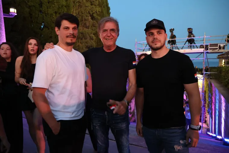 Glazba, glamur i poznata lica: Ovako je izgledala zavr&scaron;na večer Melodija Jadrana