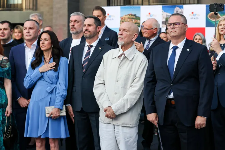 Tko je lijepa supruga Tončija Glavine? Zbog ljubavi napustila SAD i preselila u Dalmaciju