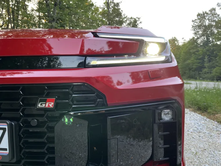 Vozili smo SUV koji bri&scaron;e granice: Obiteljski automobil ili moćna sportska zvijer?