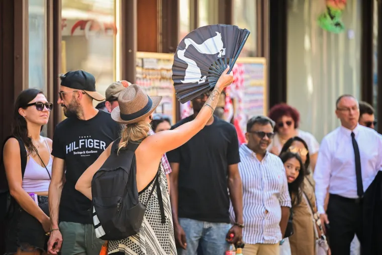 Dva se grada upravo 'kuhaju' na preko 37 stupnjeva! Ovo su prizori iz centra Zagreba