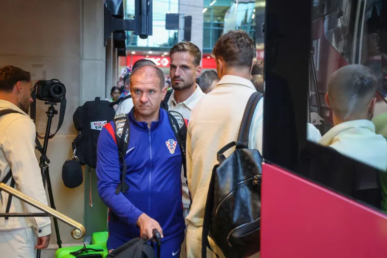 Vatreni stigli u Toronto i odmah ukrali pažnju navijača ovim elegantnim izdanjem
