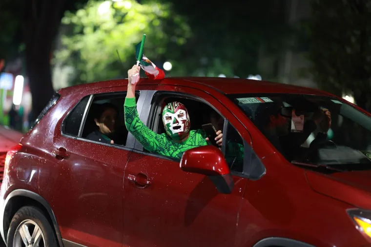 Stravične scene s ulica glavnog grada: Dvije osobe mrtve nakon slavlja za prolaz na SP-u