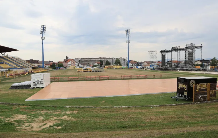 Evo kako teku pripreme za veliki Thompsonov spektakl u Zapre&scaron;iću
