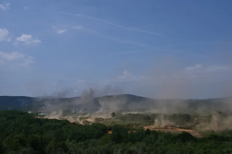Hrvatska vojska pokazala mi&scaron;iće: Milanović pratio napetu akciju iz prvih redova