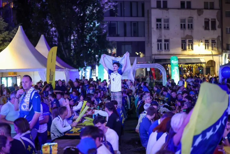 Sarajevo tuguje! Emotivno je bilo za vrijeme gledanja utakmice 'desetljeća'