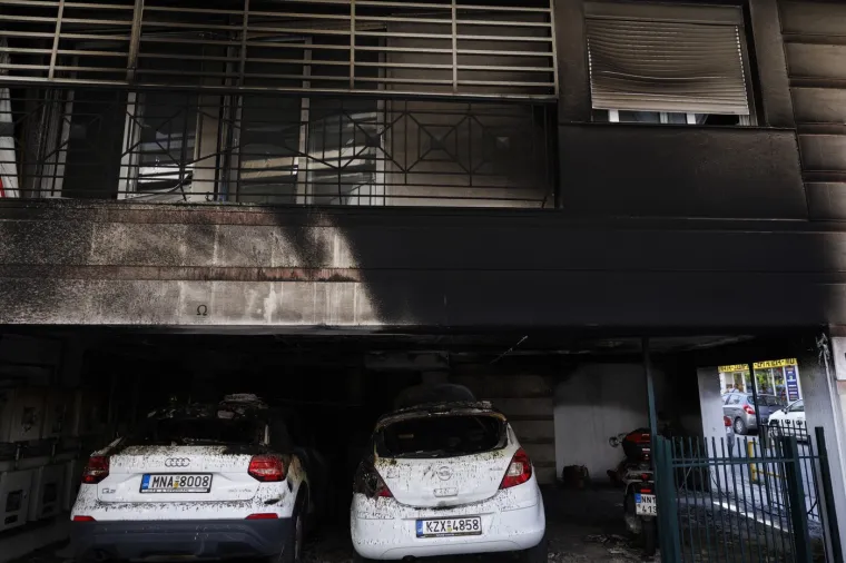 Eksplozije pred domovima političara: Preminula žena, slike s mjesta užasa otkrivaju silinu napada