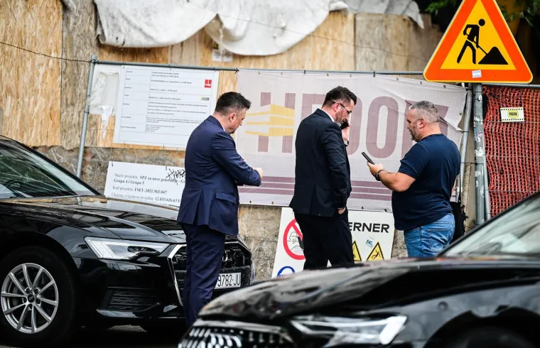 Pogledajte kako izgleda Plenkovićeva limuzina nakon sudara: &Scaron;lep služba ekspresno stigla