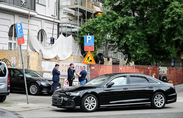 Pogledajte kako izgleda Plenkovićeva limuzina nakon sudara: &Scaron;lep služba ekspresno stigla
