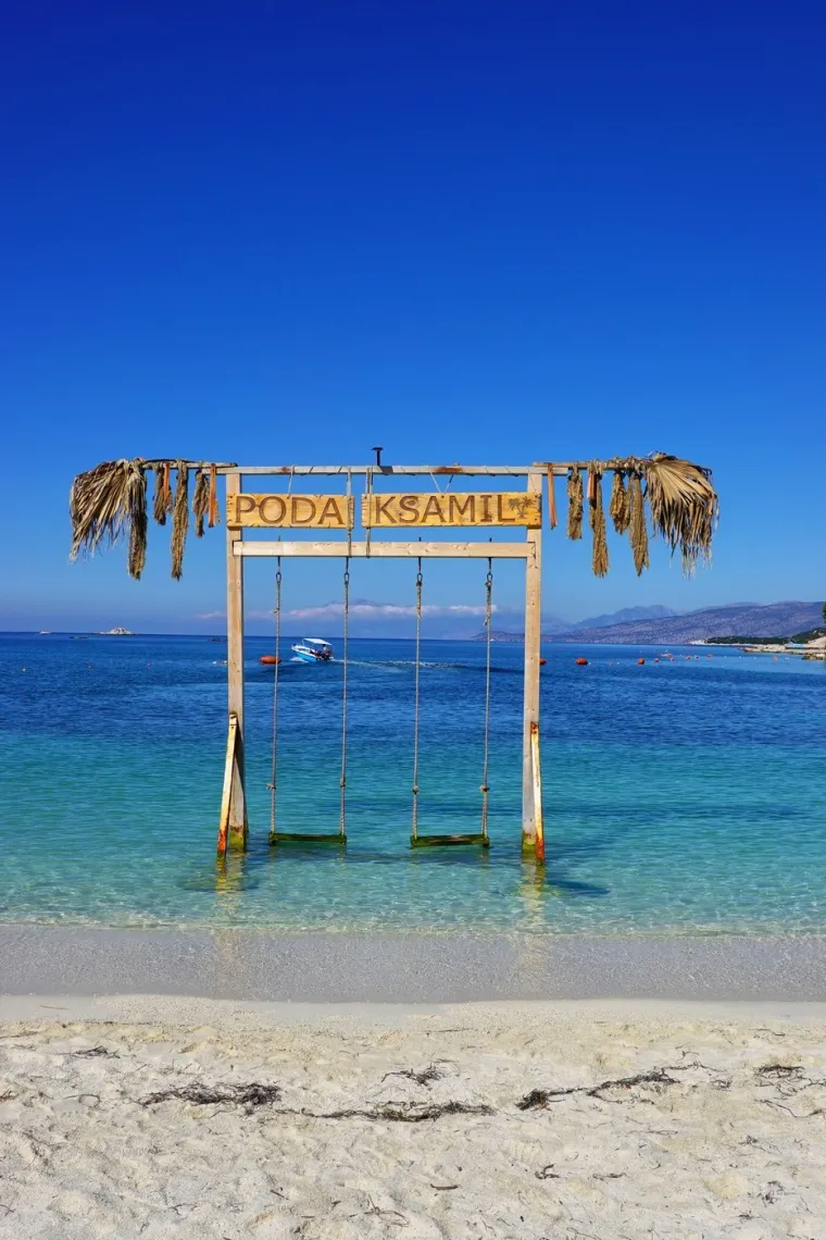 Među najljep&scaron;im ljuljačkama na plažama je i jedna hrvatska: Ljeti preplave dru&scaron;tvene mreže