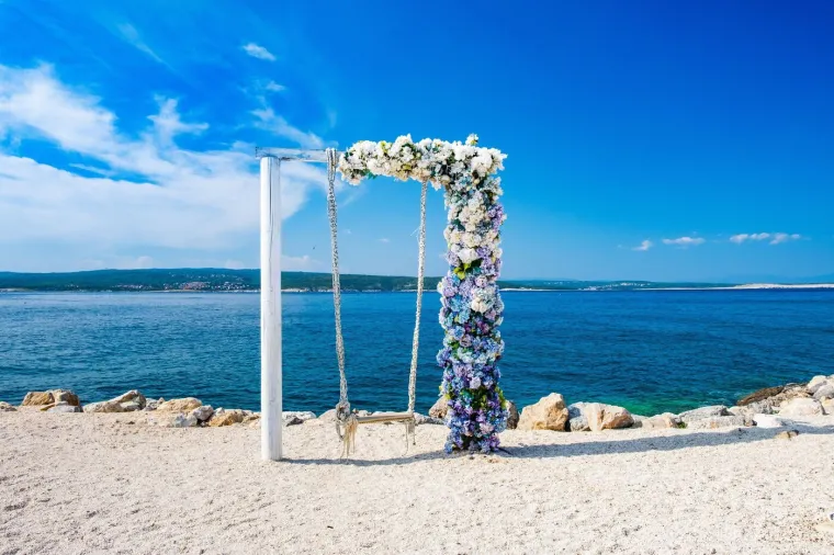 Među najljep&scaron;im ljuljačkama na plažama je i jedna hrvatska: Ljeti preplave dru&scaron;tvene mreže