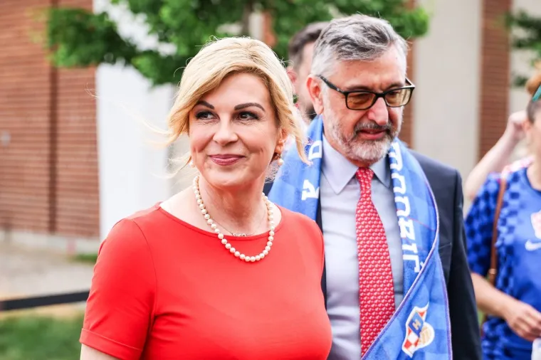 Ne pamtimo ju u ovakvom izdanju: Kolinda zablistala kao nikad, a pogledajte tko je u pratnji