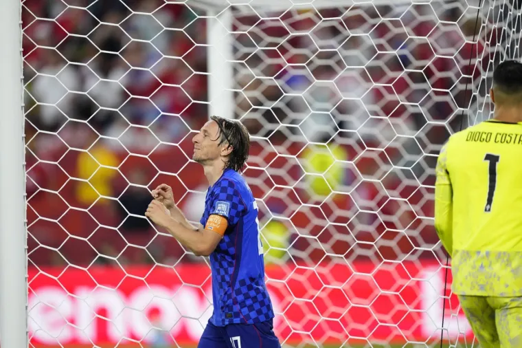 Utučeni Modrić i Vatreni: Luki nakon bolnog poraza pri&scaron;ao i Ronaldo! Ovo niste vidjeli na TV-u