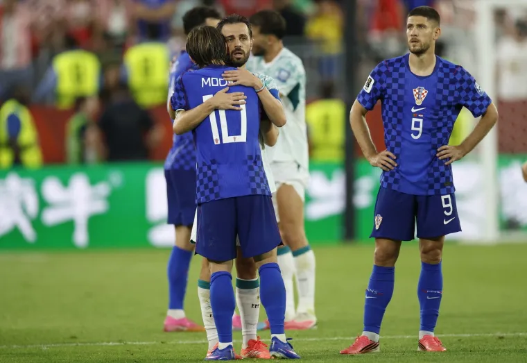 Utučeni Modrić i Vatreni: Luki nakon bolnog poraza pri&scaron;ao i Ronaldo! Ovo niste vidjeli na TV-u