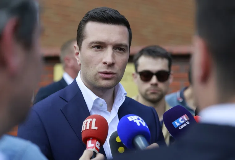 Fatalna princeza zaludila vođu radničke desnice: Romansa bi ga mogla ko&scaron;tati izbora
