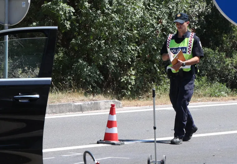 Frontalni sudar Mercedesa i sanitetskog vozila: Objavljeni detalji nesreće