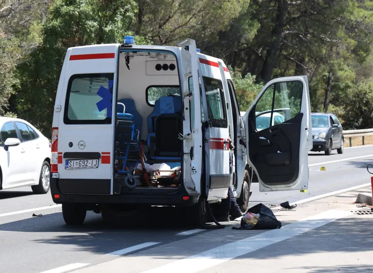Frontalni sudar Mercedesa i sanitetskog vozila: Objavljeni detalji nesreće