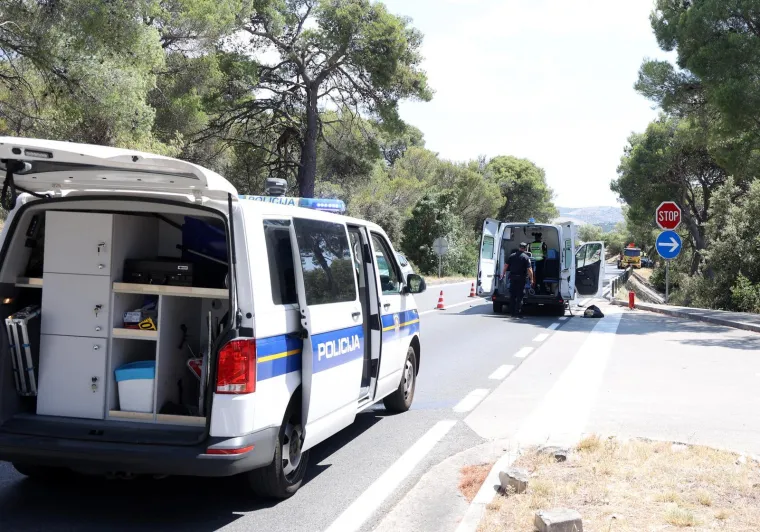 Frontalni sudar Mercedesa i sanitetskog vozila: Objavljeni detalji nesreće