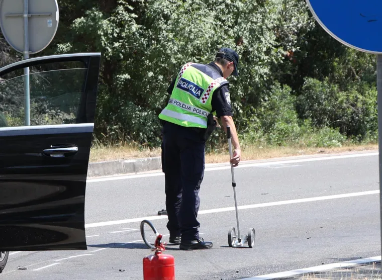 Frontalni sudar Mercedesa i sanitetskog vozila: Objavljeni detalji nesreće
