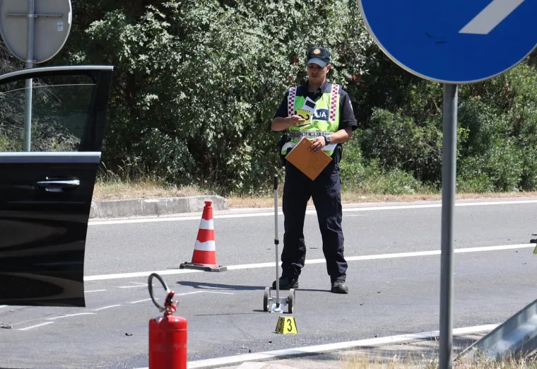 Frontalni sudar Mercedesa i sanitetskog vozila: Objavljeni detalji nesreće