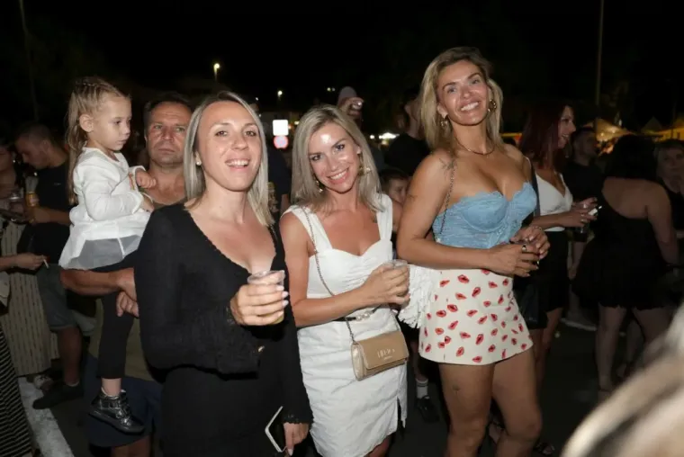 Jelena Rozga održala koncert za pamćenje, publika u potpunom transu plesala do kasnih sati