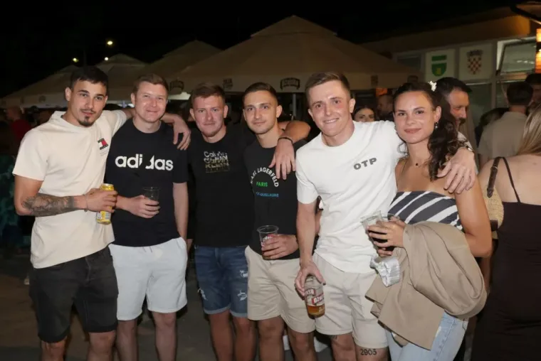 Jelena Rozga održala koncert za pamćenje, publika u potpunom transu plesala do kasnih sati