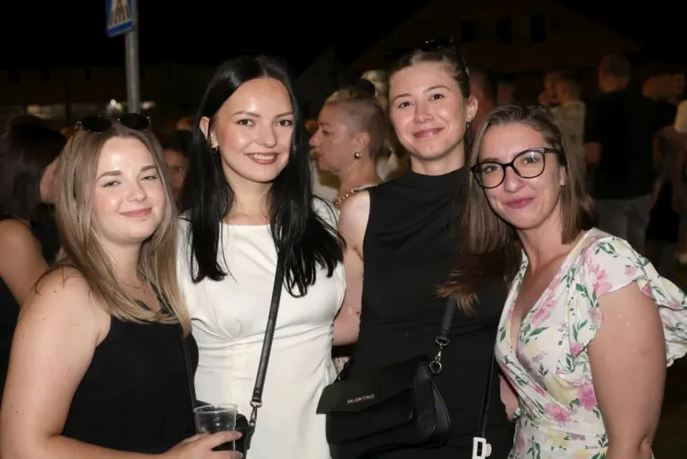 Jelena Rozga održala koncert za pamćenje, publika u potpunom transu plesala do kasnih sati
