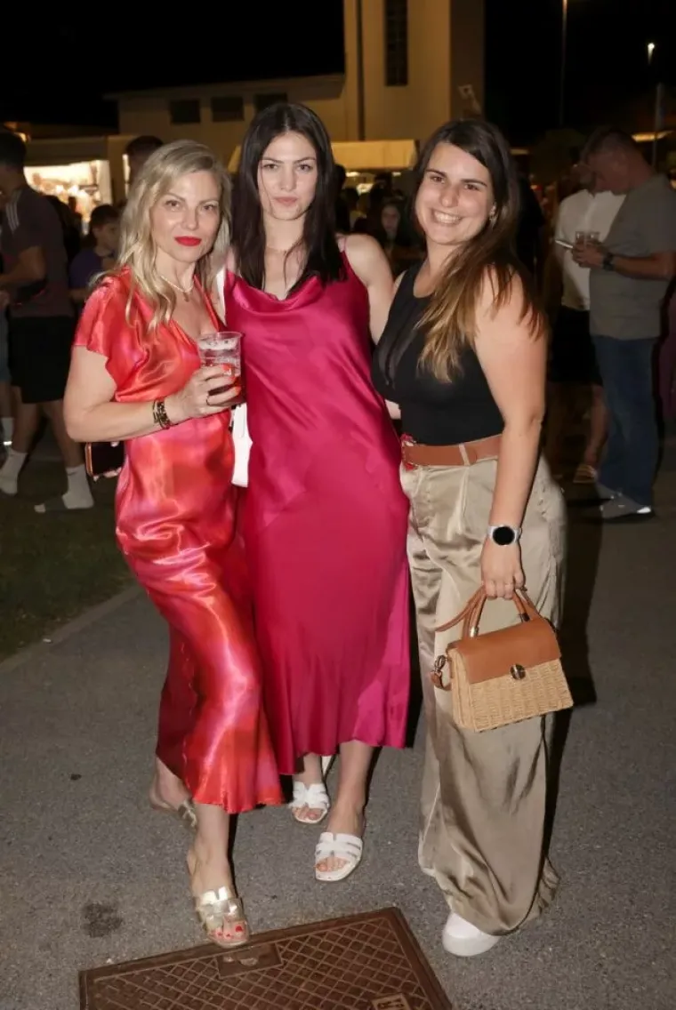 Jelena Rozga održala koncert za pamćenje, publika u potpunom transu plesala do kasnih sati