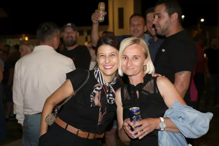 Jelena Rozga održala koncert za pamćenje, publika u potpunom transu plesala do kasnih sati