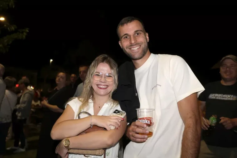 Jelena Rozga održala koncert za pamćenje, publika u potpunom transu plesala do kasnih sati