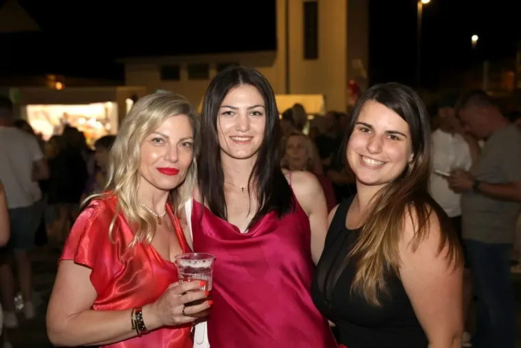Jelena Rozga održala koncert za pamćenje, publika u potpunom transu plesala do kasnih sati