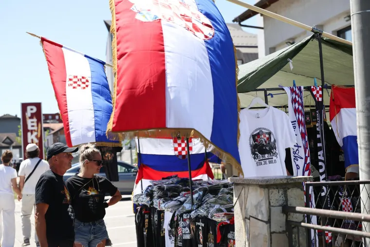 Fanovi okupirali Zapre&scaron;ić: Ovako izgleda atmosfera uoči večera&scaron;njeg Thompsonovog koncerta