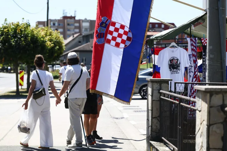 Fanovi okupirali Zapre&scaron;ić: Ovako izgleda atmosfera uoči večera&scaron;njeg Thompsonovog koncerta