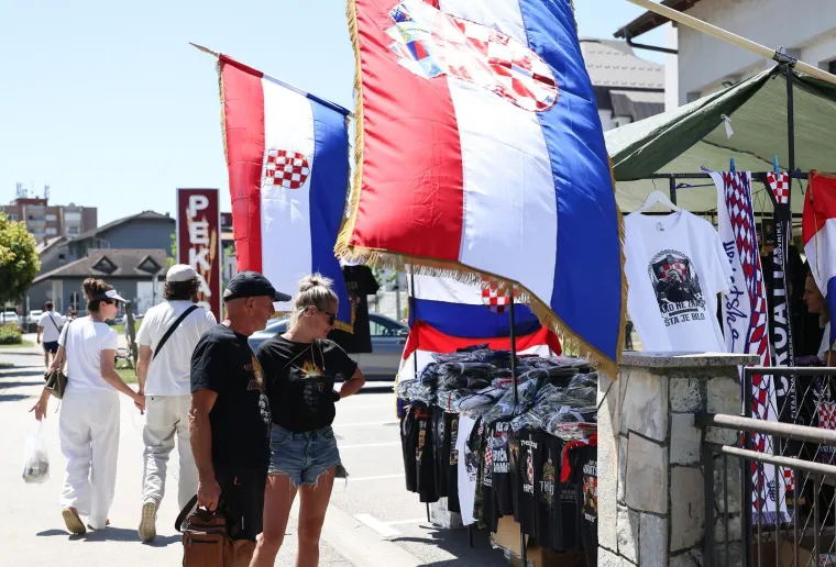 Fanovi okupirali Zapre&scaron;ić: Ovako izgleda atmosfera uoči večera&scaron;njeg Thompsonovog koncerta