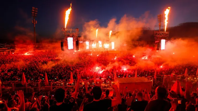 Thompson zapalio Zapre&scaron;ić: Koncert otvorio spektakularnim vatrometom