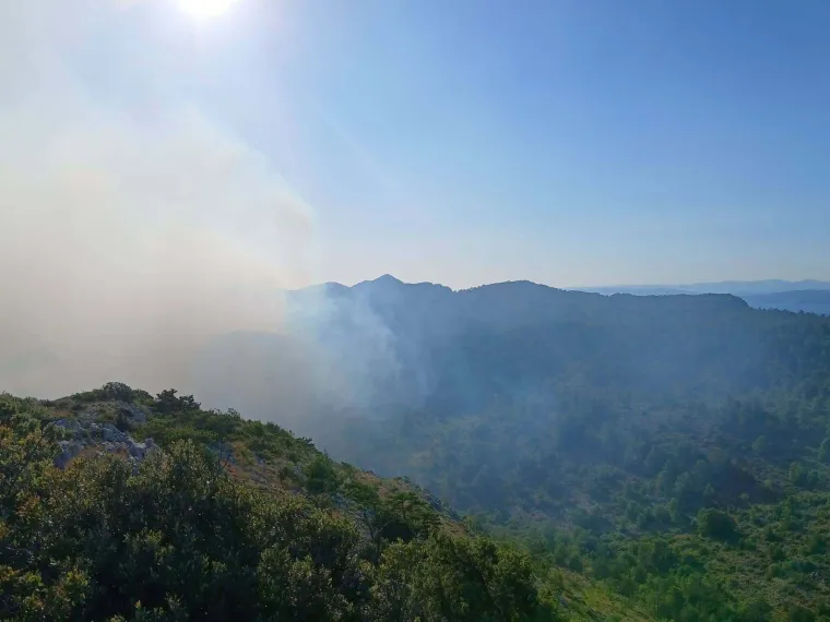 Vatrogasci objavili fotografije stihije na Hvaru: Pogledajte s čim su se borili