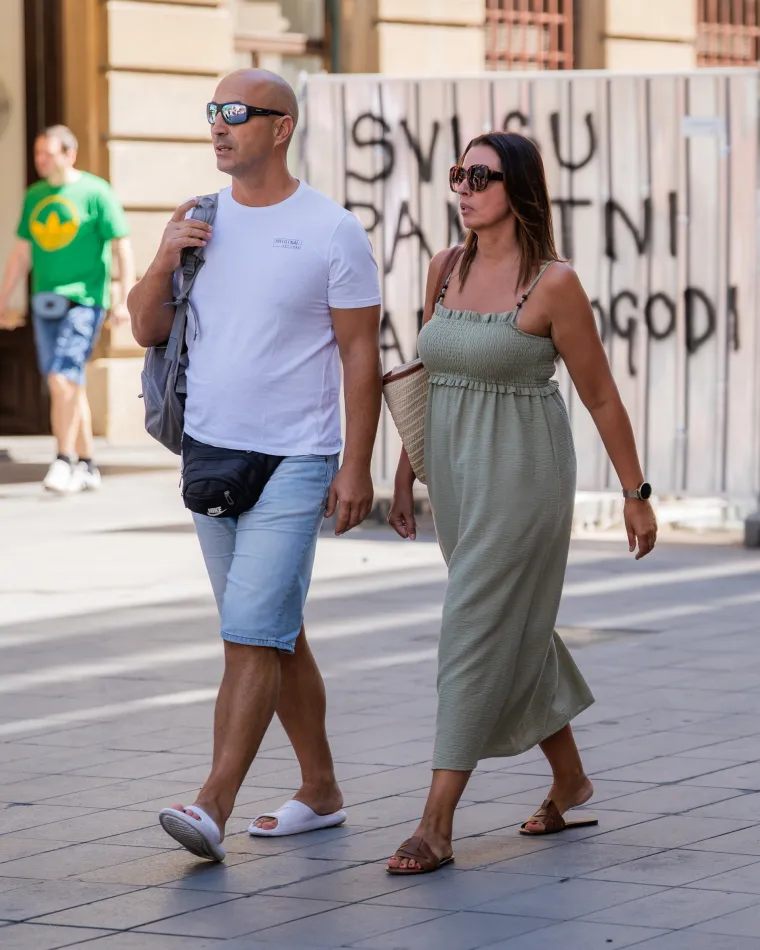 'Bogati' dekoltei i duge noge ukrali svu pažnju: Za ovim damama okretao se cijeli Zagreb