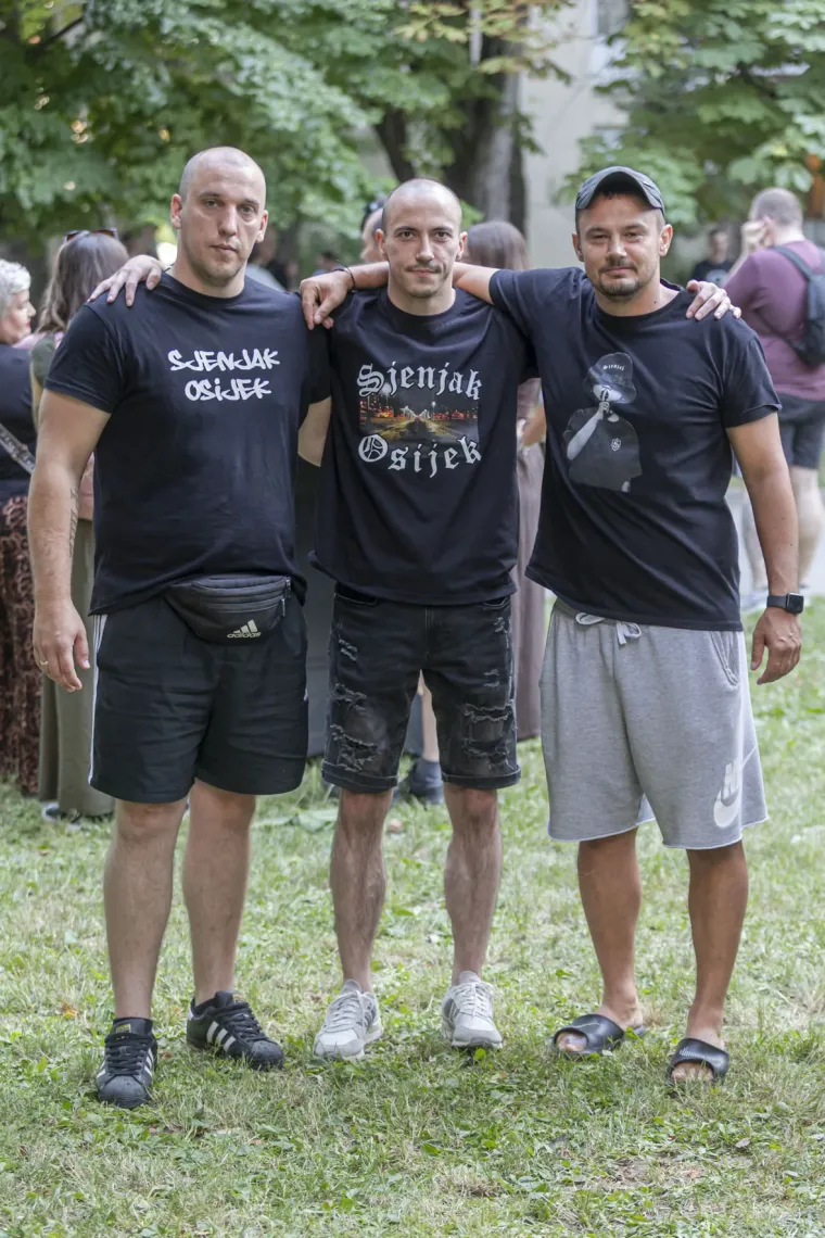 Legice zablistale na Sofi: Plavokosa ljepotica u zebrastoj haljini privlačila poglede