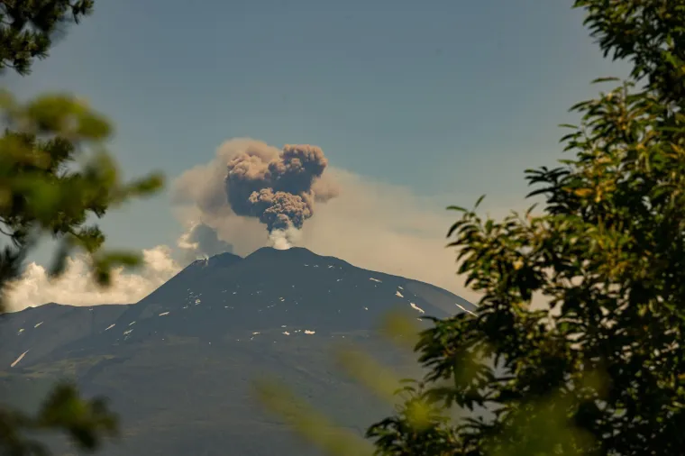 Etna se probudila! Lava izlazi iz najvi&scaron;eg aktivnog vulkana u Europi: Brojni avioni spu&scaron;teni na zemlju