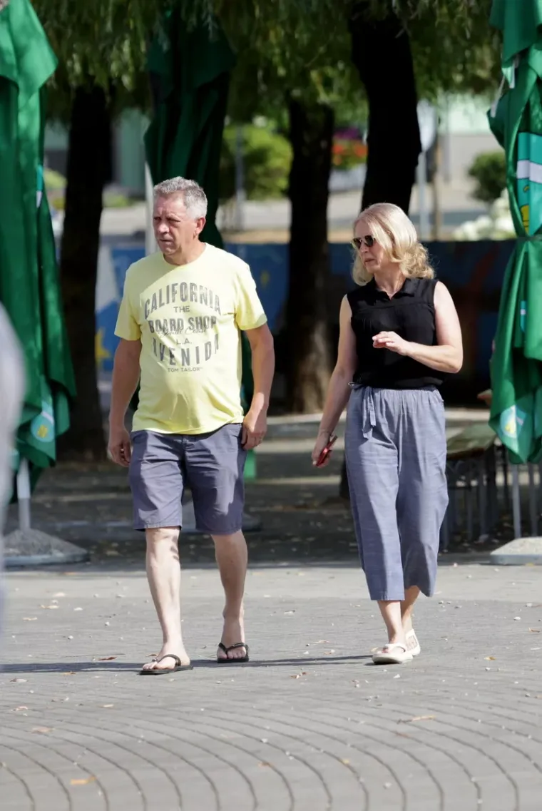 Svi su gledali u noge nasmijane plavu&scaron;e: Kad vidite fotografiju, bit će vam jasno i za&scaron;to