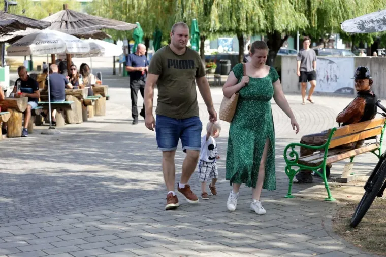 Svi su gledali u noge nasmijane plavu&scaron;e: Kad vidite fotografiju, bit će vam jasno i za&scaron;to